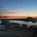 Ahoy Przy Plazy Z Widokiem Na Morze