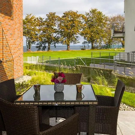 Ahoy Przy Plazy Z Widokiem Na Morze